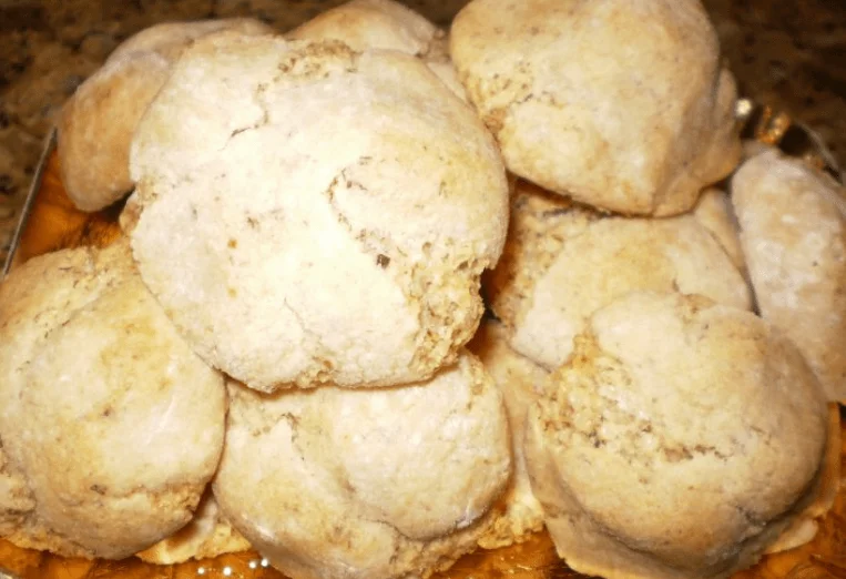Amaretti Siciliani, dolci di mandorle dalla tradizione millenaria