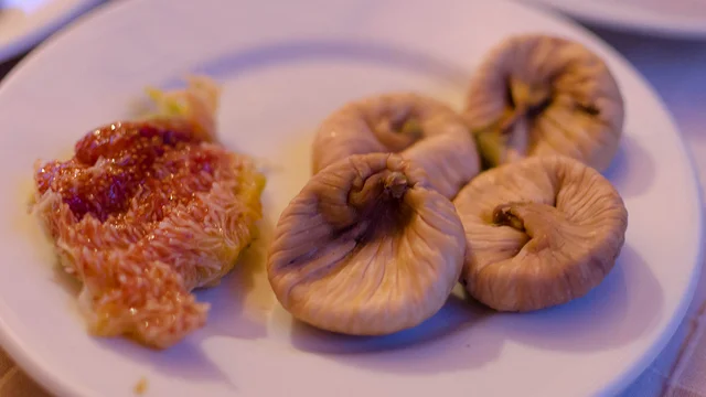 Ammarrapanza: Traditional Sicilian Treats with Dried Figs and Sultanas