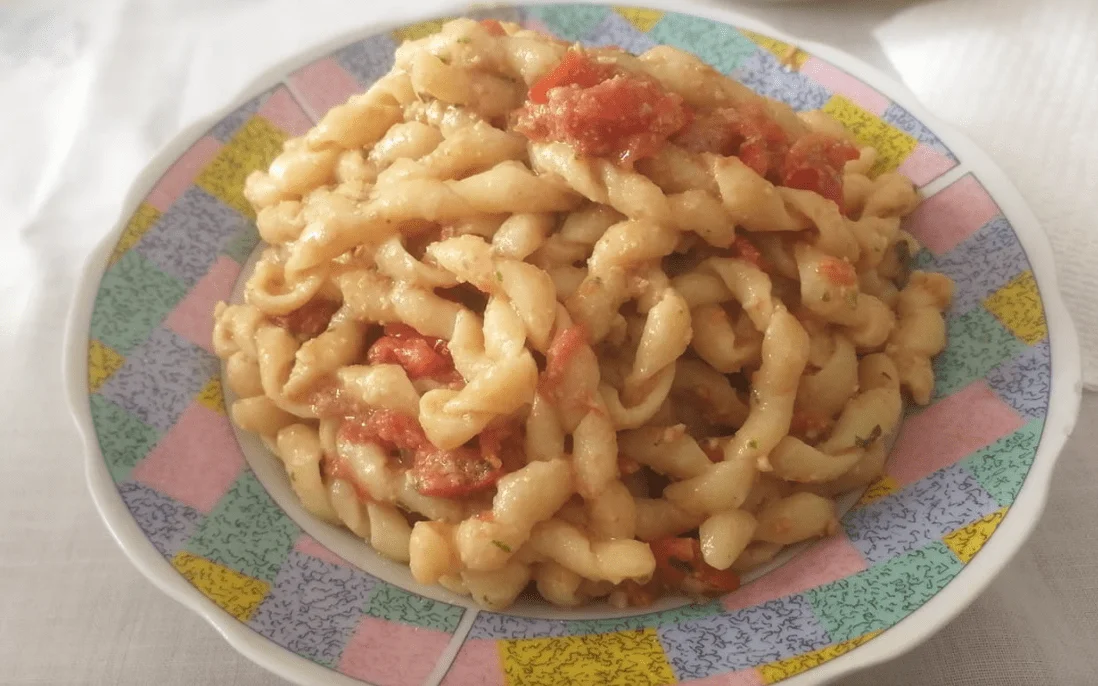 Busiate col pesto alla trapanese: Un tuffo nei sapori di Sicilia