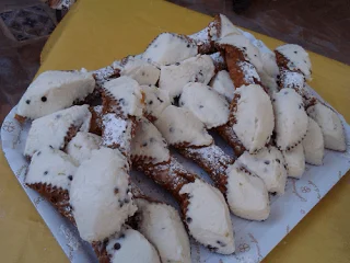 Cannoli siciliani: Un capolavoro della tradizione dDolciaria