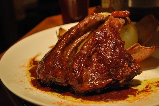 Castrato al forno alla messinese: un piatto tradizionale ricco di sapori