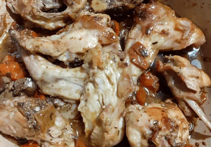 Coniglio alla cacciatora, un classico saporito della cucina siciliana