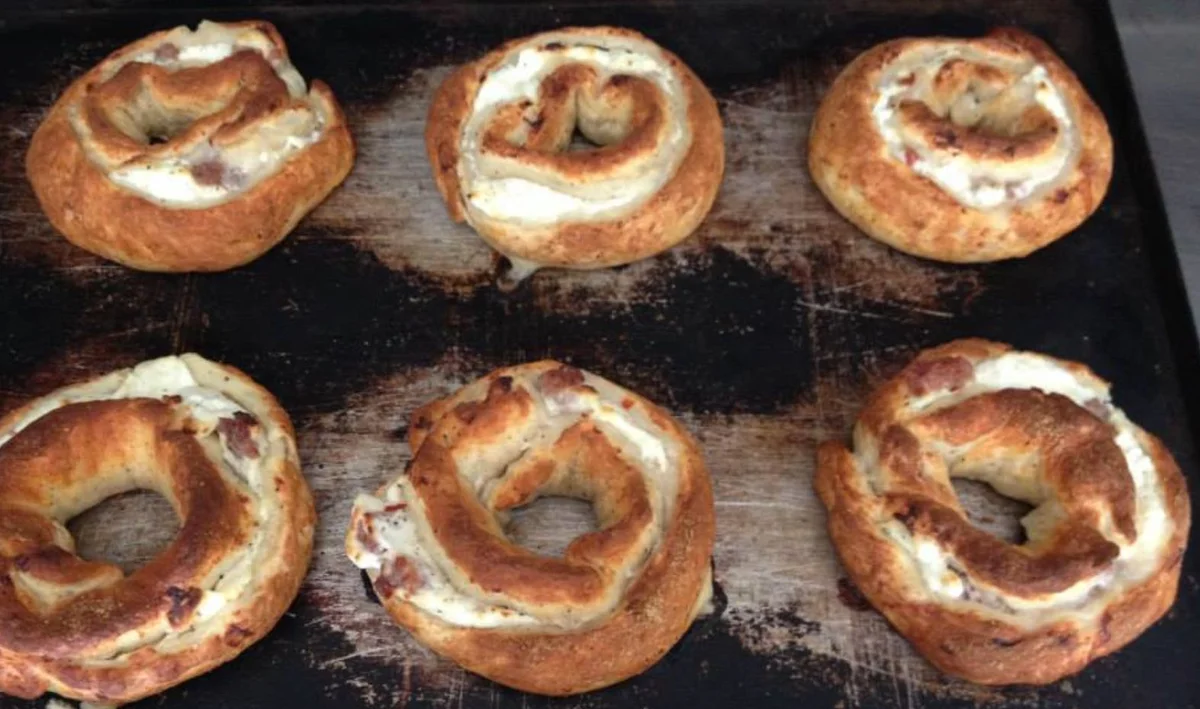 Cucciḍḍatu scaniatu di Scicli con ricotta e salsiccia: il sapore autentico del ragusano