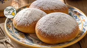 Sicilian Cialdoni or Ciarduna: Ricotta-Filled Almond Shells