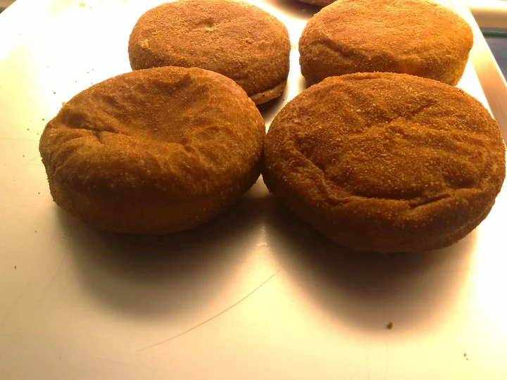 Iris con carne palermitana: il sapore autentico dello street food siciliano