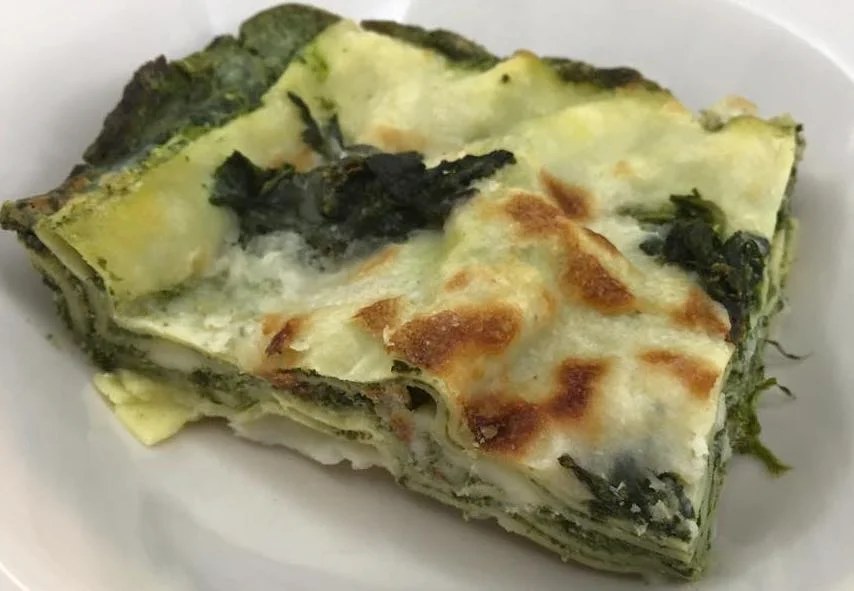 Lasagne con ricotta e spinaci: cremosità siciliana da condividere