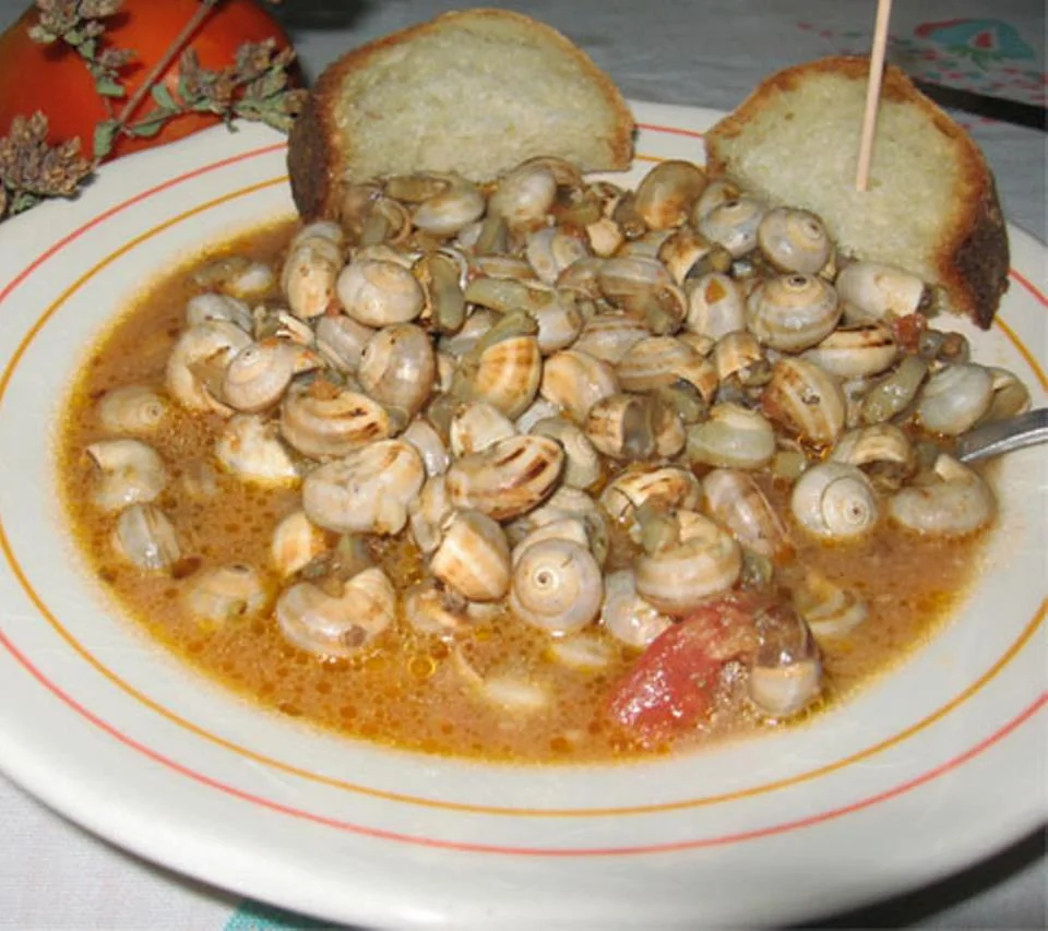 Lumache a ghiotta: un classico della cucina siciliana con cipolla e patate