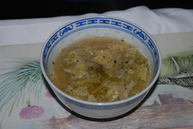 Minestra di cavolo cappuccio, una delizia invernale per le tue serate