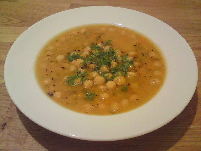 Minestra di ceci di San Giuseppe: un abbraccio caldo per le sere d'inverno