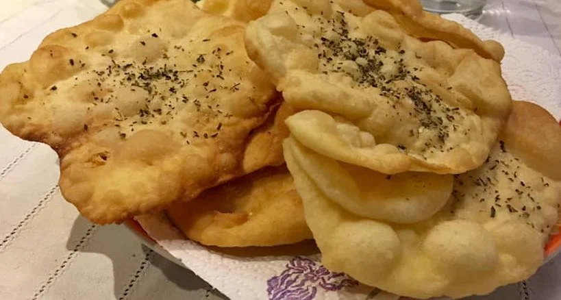 Mitilugghie siciliane: le focaccine dorate di Acate