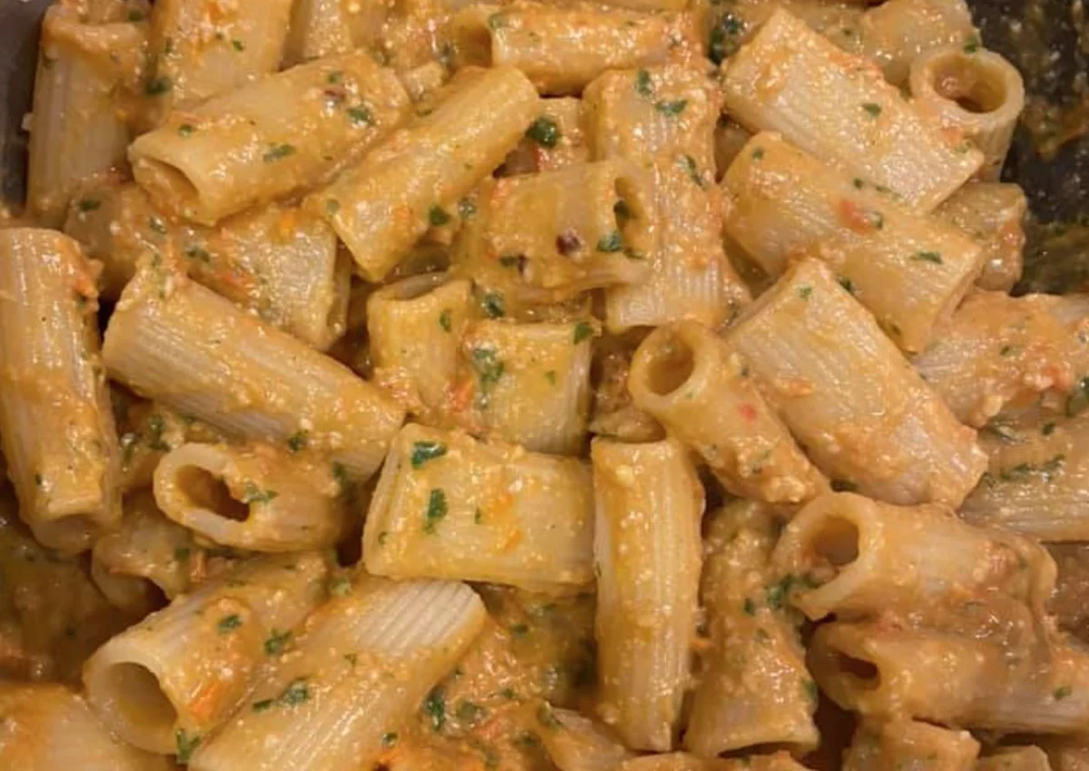 Pasta col pesto alle mandorle, un incontro di sapori siciliani