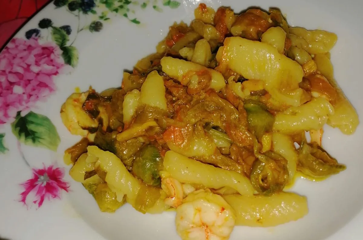 Pasta with King Prawns and Courgette Flowers