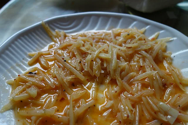 Pasta con la zucchina lunga di Sicilia, un piatto vegetariano irresistibile