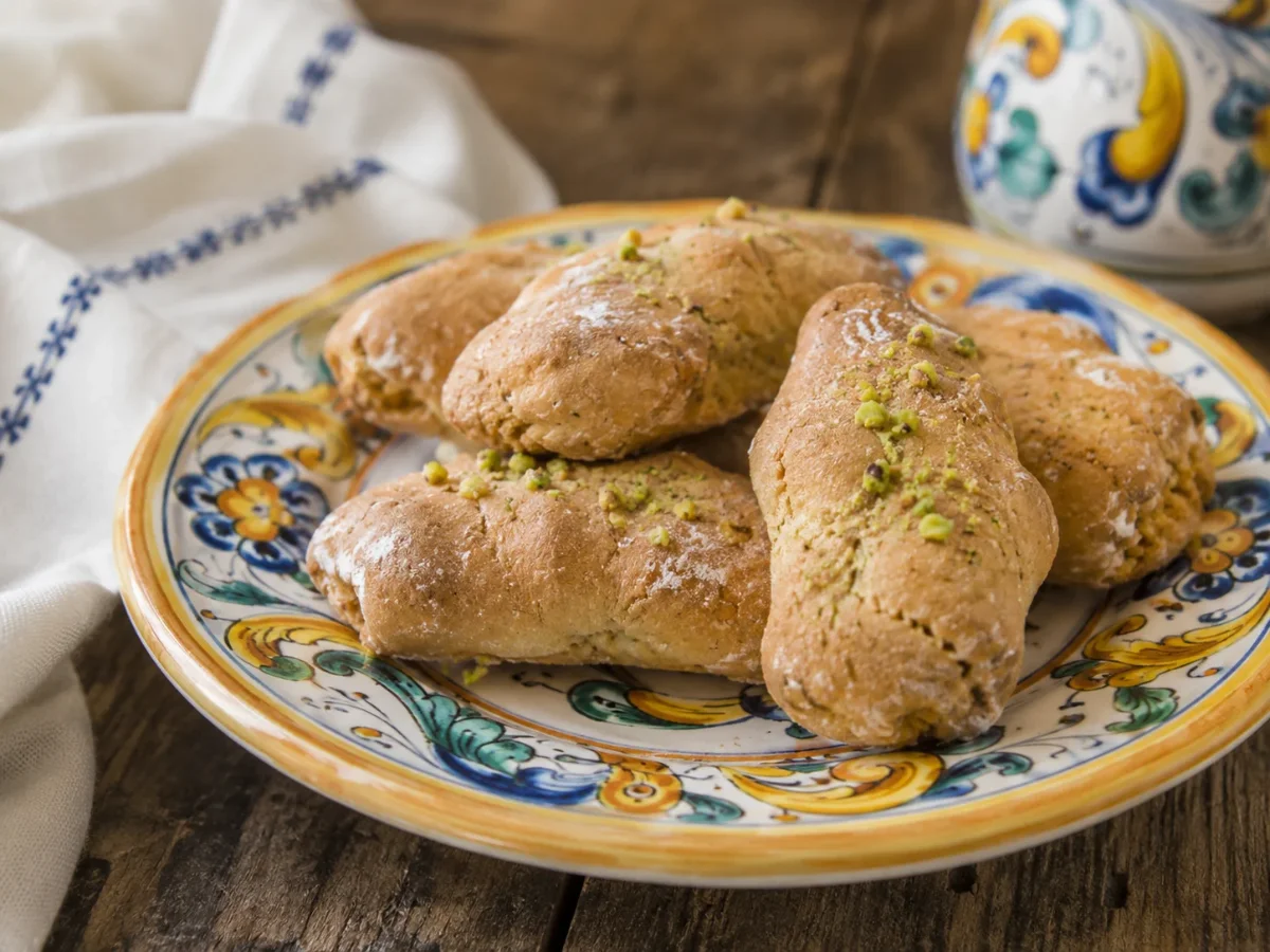 Paste nuove di Canicattì: dolci siciliani di mandorla con zuccata