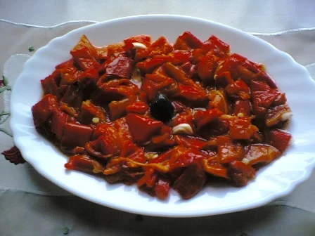 Peperoni arrostiti: Un contorno siciliano dolce e versatile