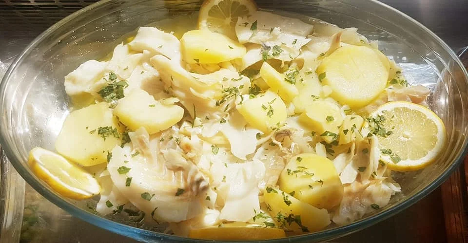 Pesce stocco con le patate in bianco (pisci stoccu a tuttu dintra chî patati): ricetta messinese tradizionale