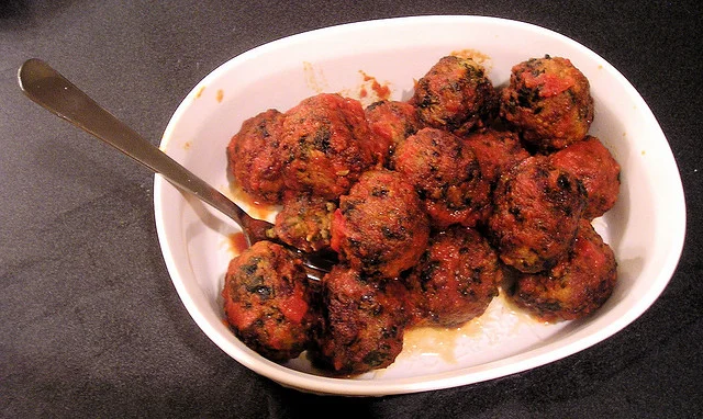 Polpette di melanzane: Un secondo piatto vegetariano siciliano irresistibile