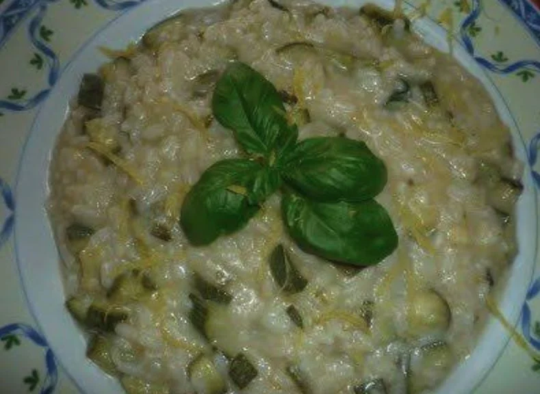 Risotto alle zucchine: Il primo piatto che abbraccia la primavera