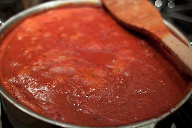 Salsa di pomodoro, il condimento sciliano perfetto per l'estate