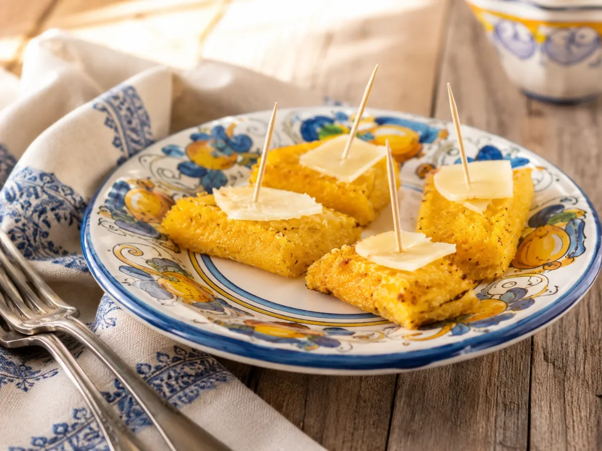 Scagliozzi alla messinese: triangoli di polenta fritta