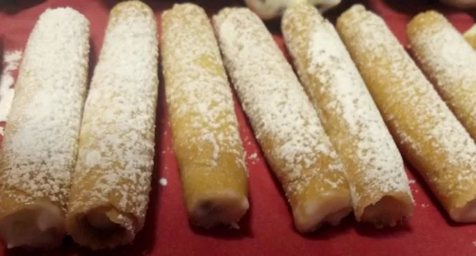 Sweet Sicilian Cigarettes: Crispy Wafers Filled with Creamy Ricotta