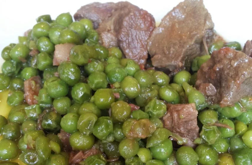 Spezzatino con piselli: un classico della cucina siciliana