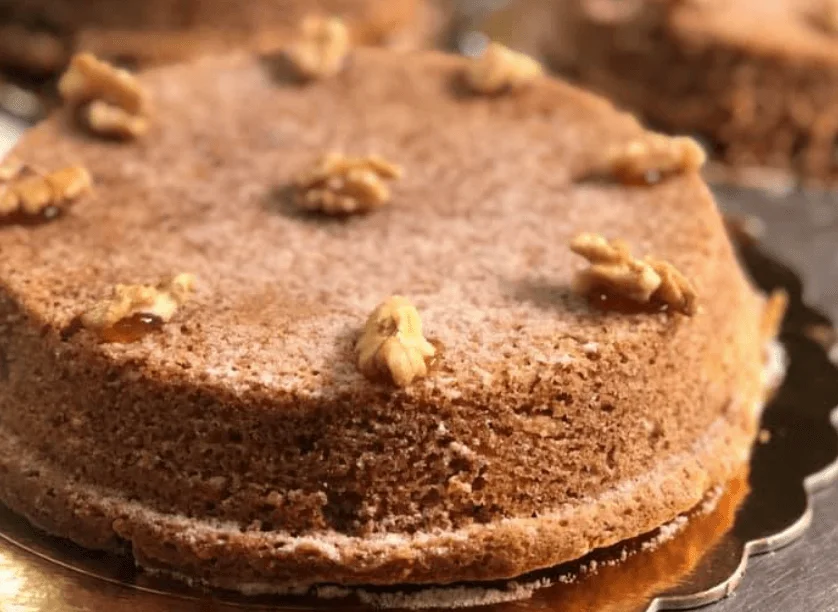 Torta alle noci siciliana: il dolce messinese dal cuore di cioccolato