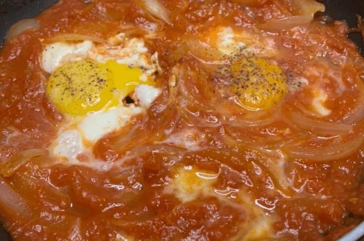 Uova in purgatorio: Un viaggio gustoso fra tradizione e semplicità