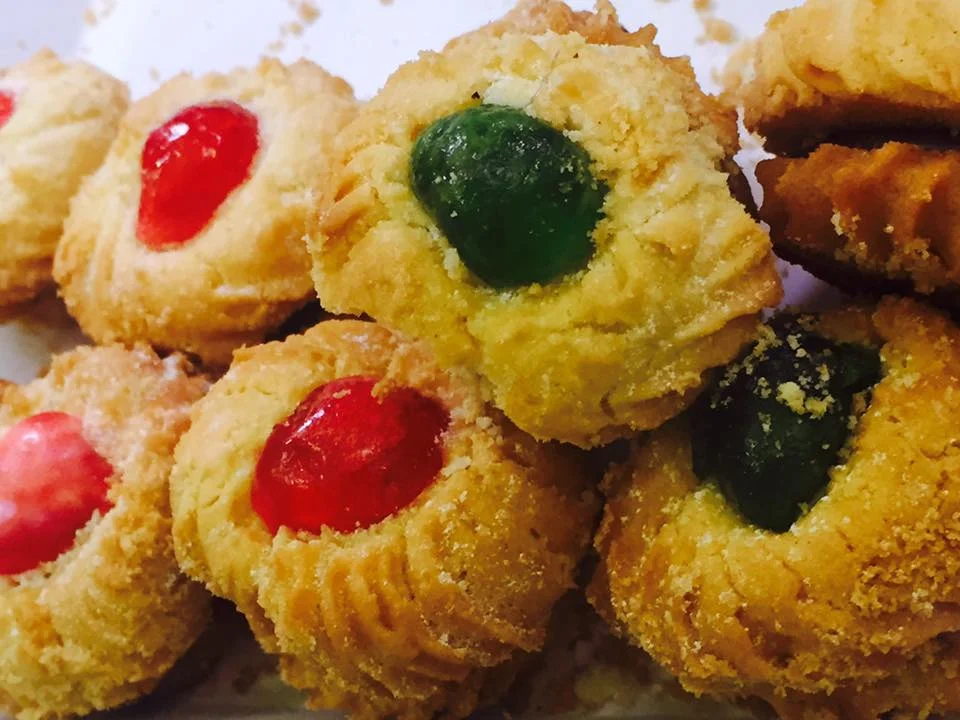 Pasticcini ricci di pasta di mandorle